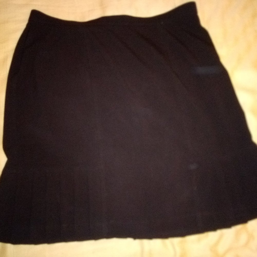 Dressbarn pleated skirt 16W EUC